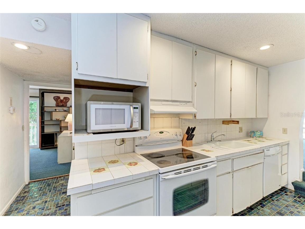 101 73rd Street #6 Holmes Beach FL 34217 - GULF OF MEXICO A4669776 image17