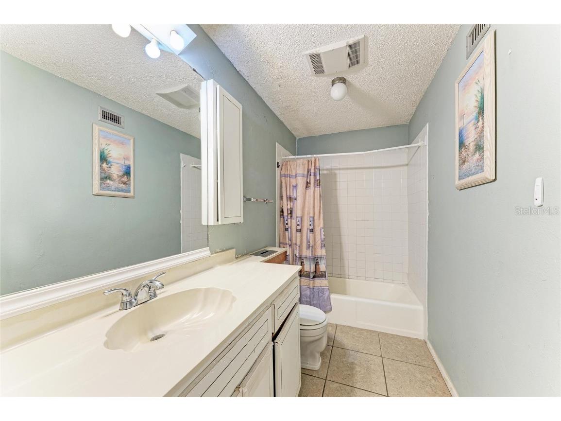 101 73rd Street #6 Holmes Beach FL 34217 - GULF OF MEXICO A4669776 image37