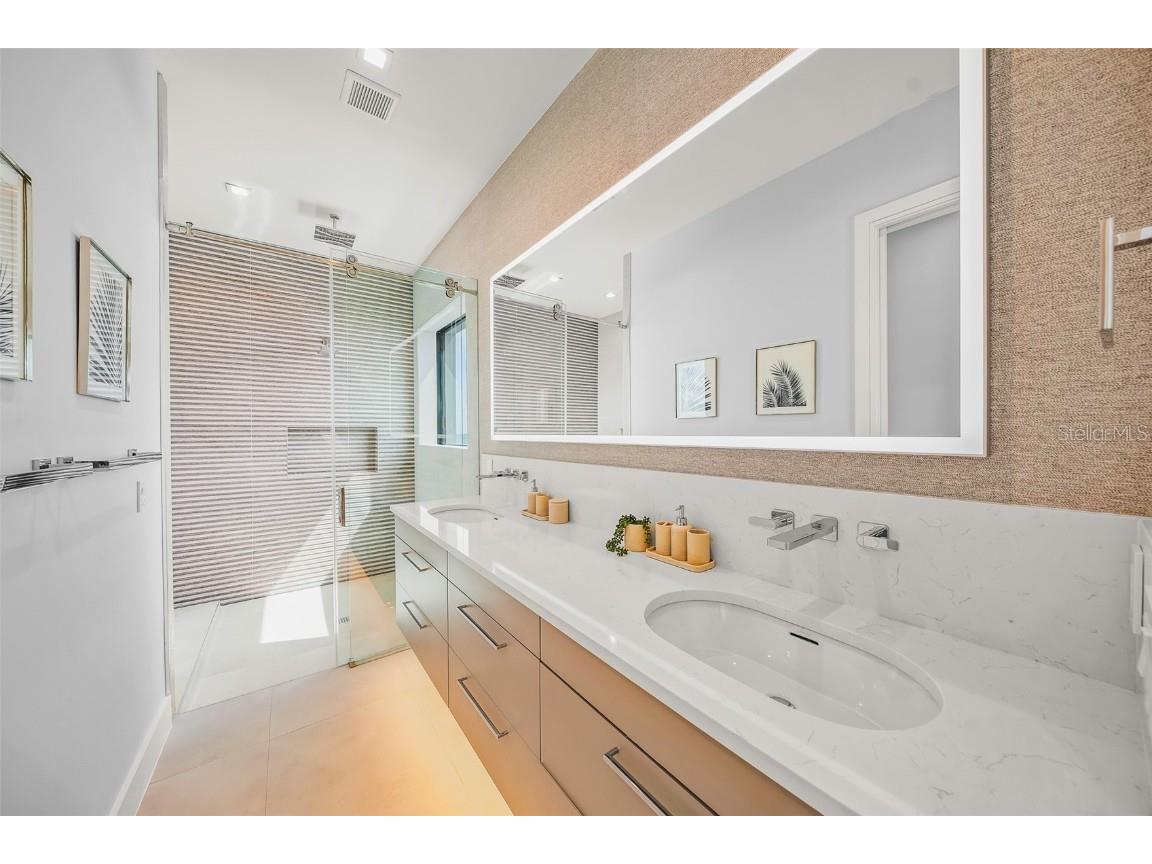 101 7th Street S Bradenton Beach FL 34217 TB8418453 image25