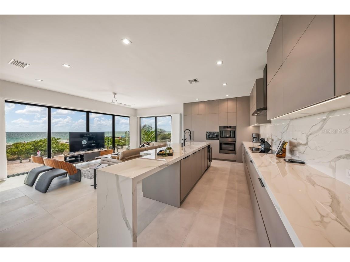 101 7th Street S Bradenton Beach FL 34217 TB8418453 image6