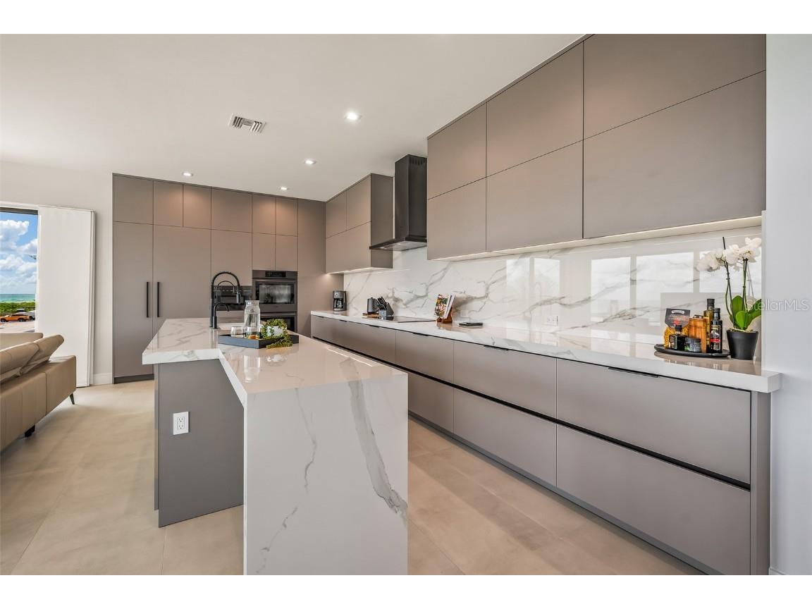 101 7th Street S Bradenton Beach FL 34217 TB8418453 image7