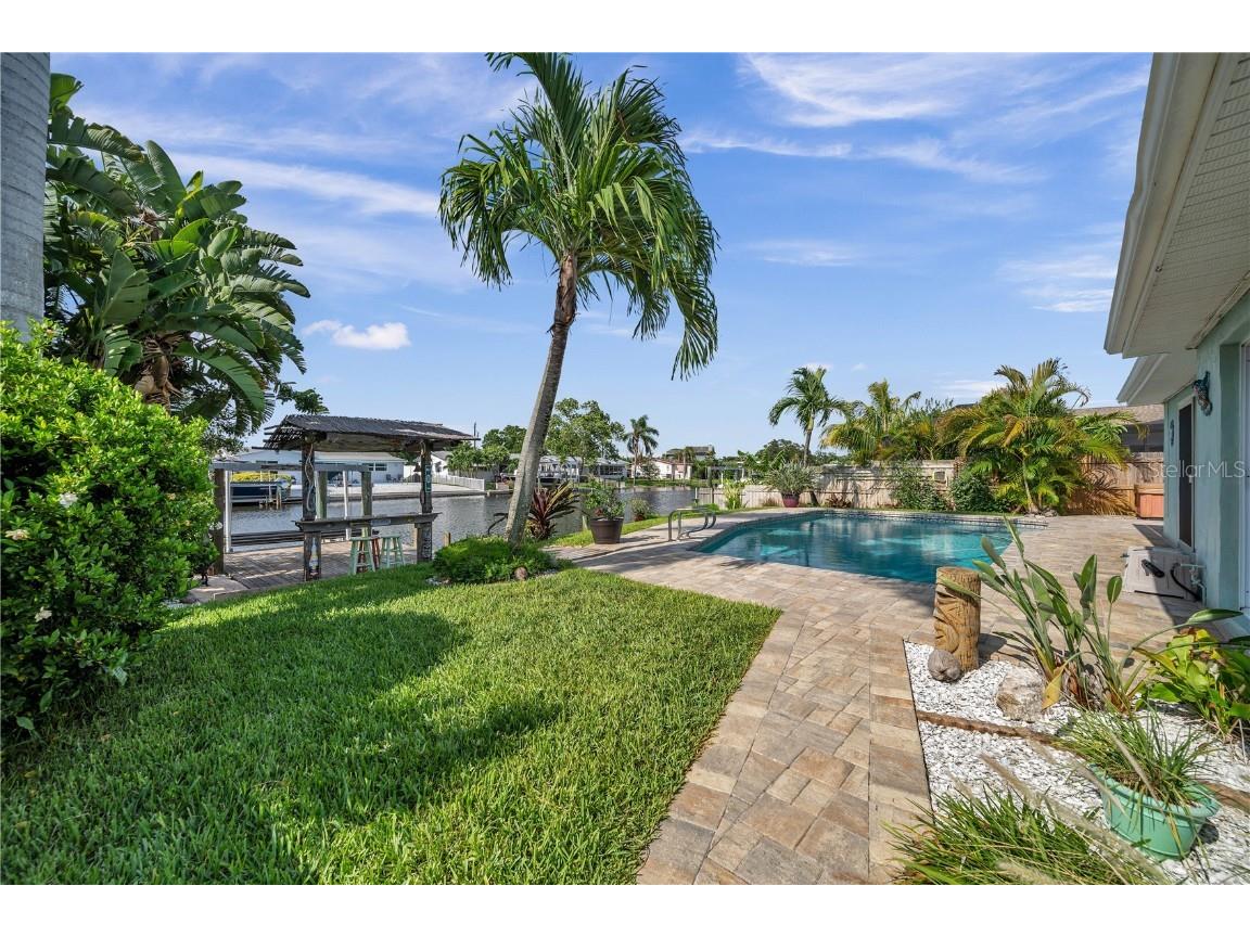 101 92nd Avenue N Saint Petersburg FL 33702 U8200345 image1