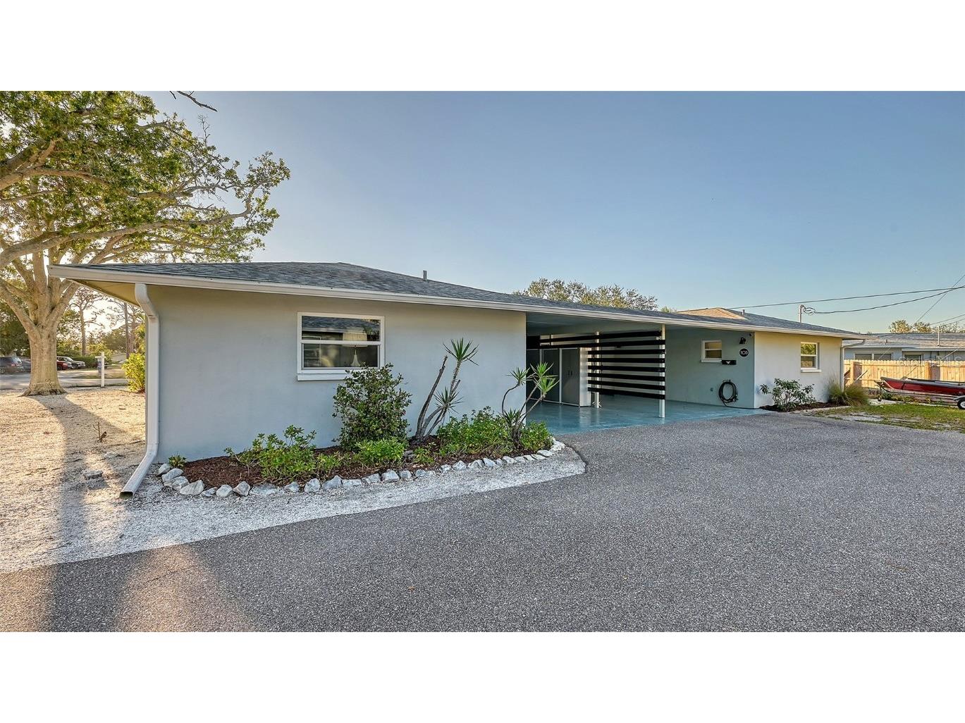 101 Base Avenue E #101 103 Venice FL 34285 A4641941 image1