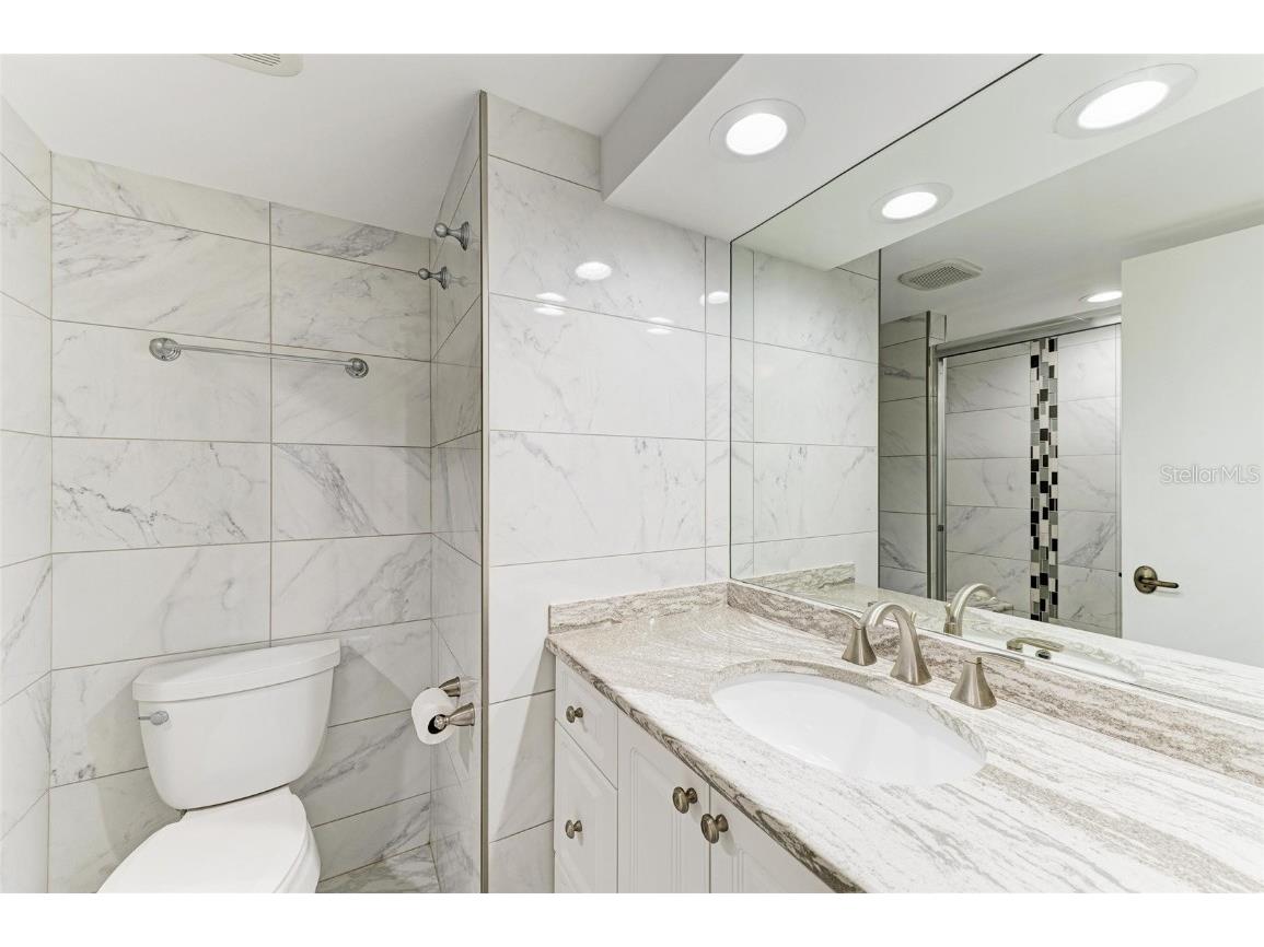 101 Benjamin Franklin Drive #46 Sarasota FL 34236 - GULF OF AMERICA A4648942 image24