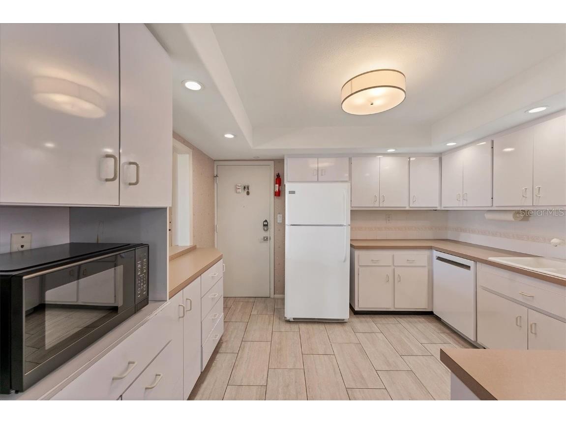 101 Benjamin Franklin Drive #63 Sarasota FL 34236 A4668335 image17