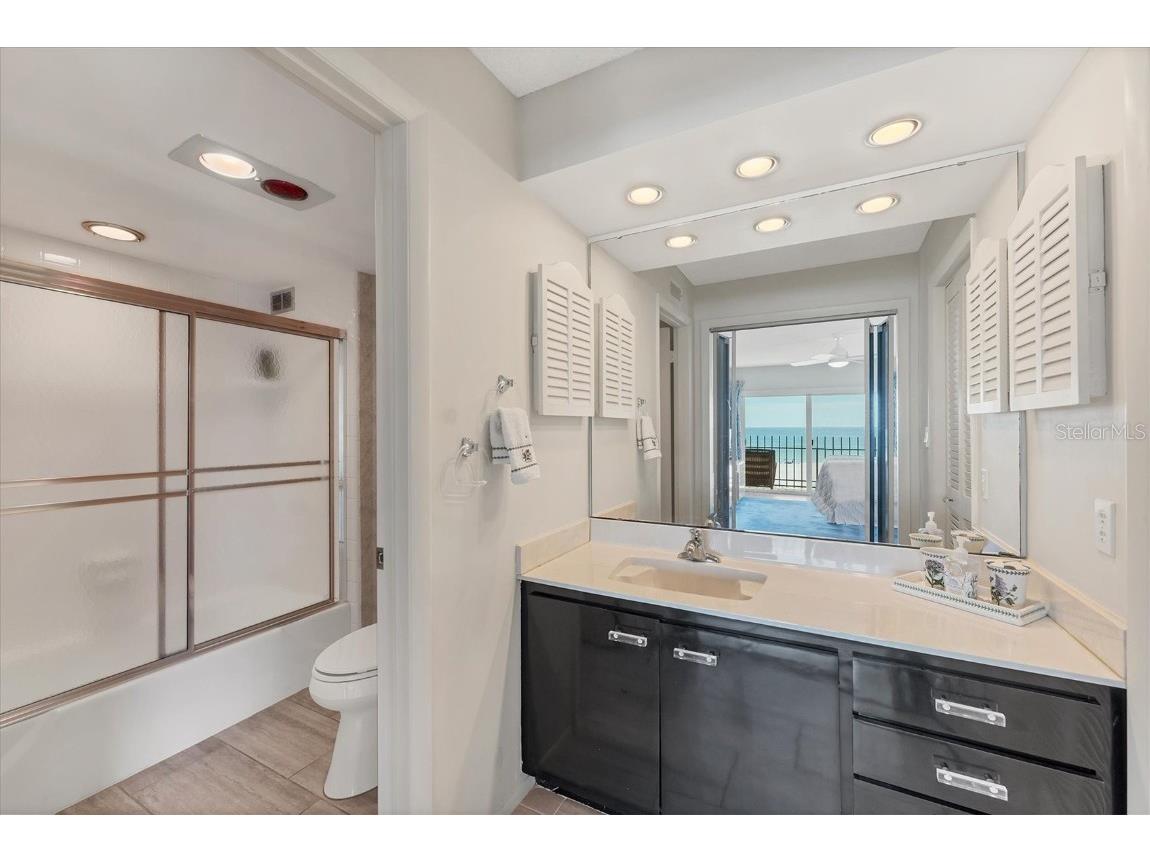 101 Benjamin Franklin Drive #63 Sarasota FL 34236 A4668335 image28