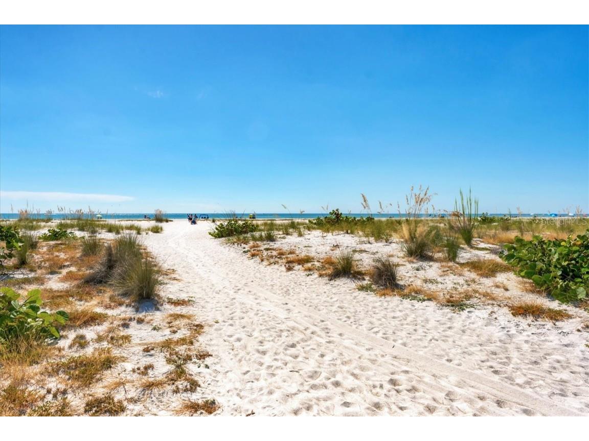 101 Benjamin Franklin Drive #63 Sarasota FL 34236 A4668335 image49