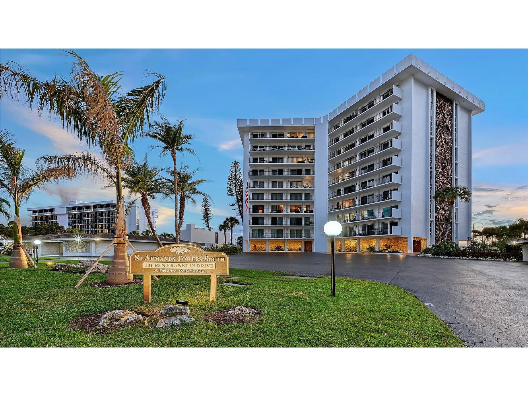 101 Benjamin Franklin Drive #85 & 86 Sarasota FL 34236 A4692002 image1