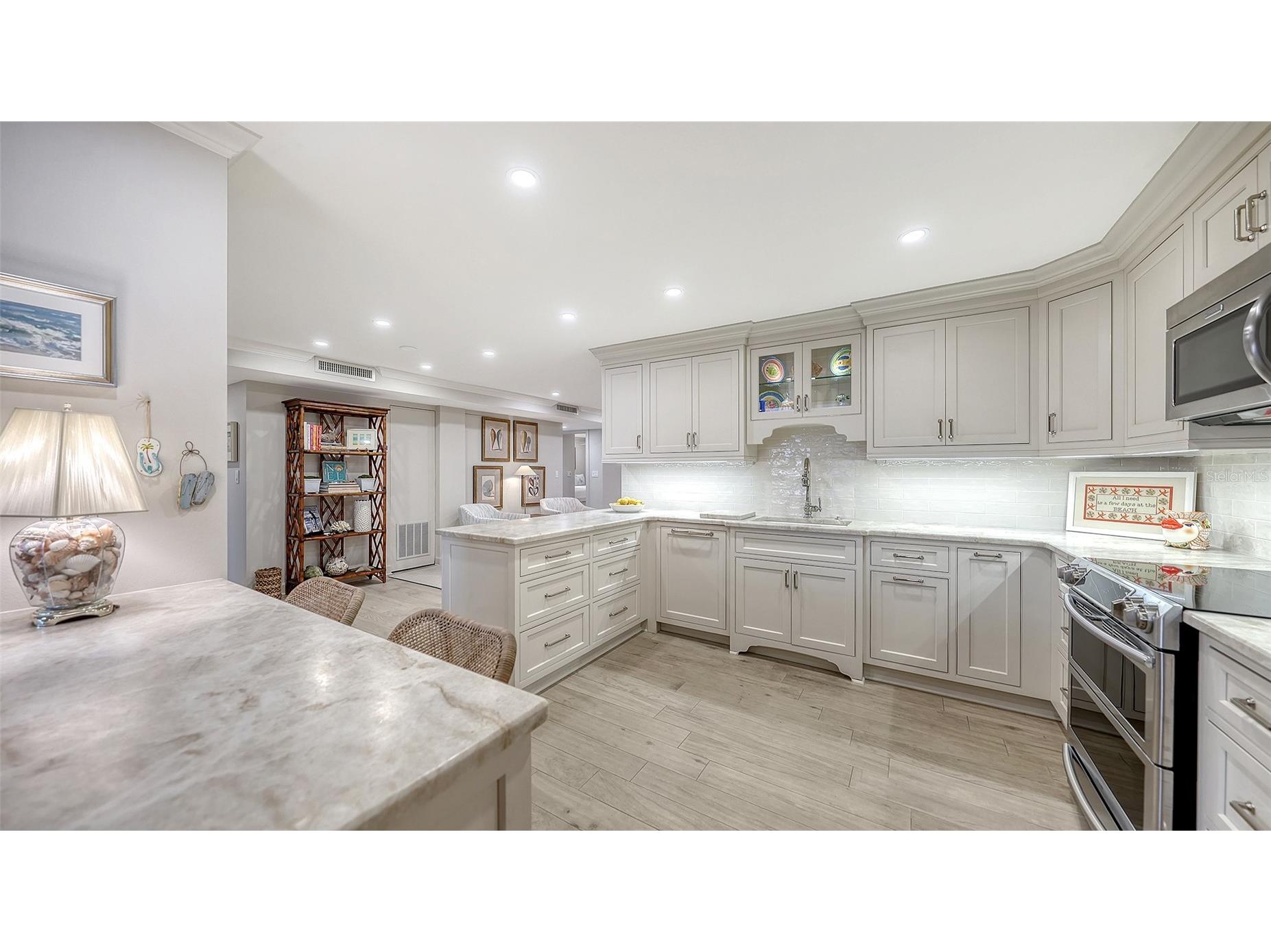 101 Benjamin Franklin Drive #85 & 86 Sarasota FL 34236 A4692002 image11