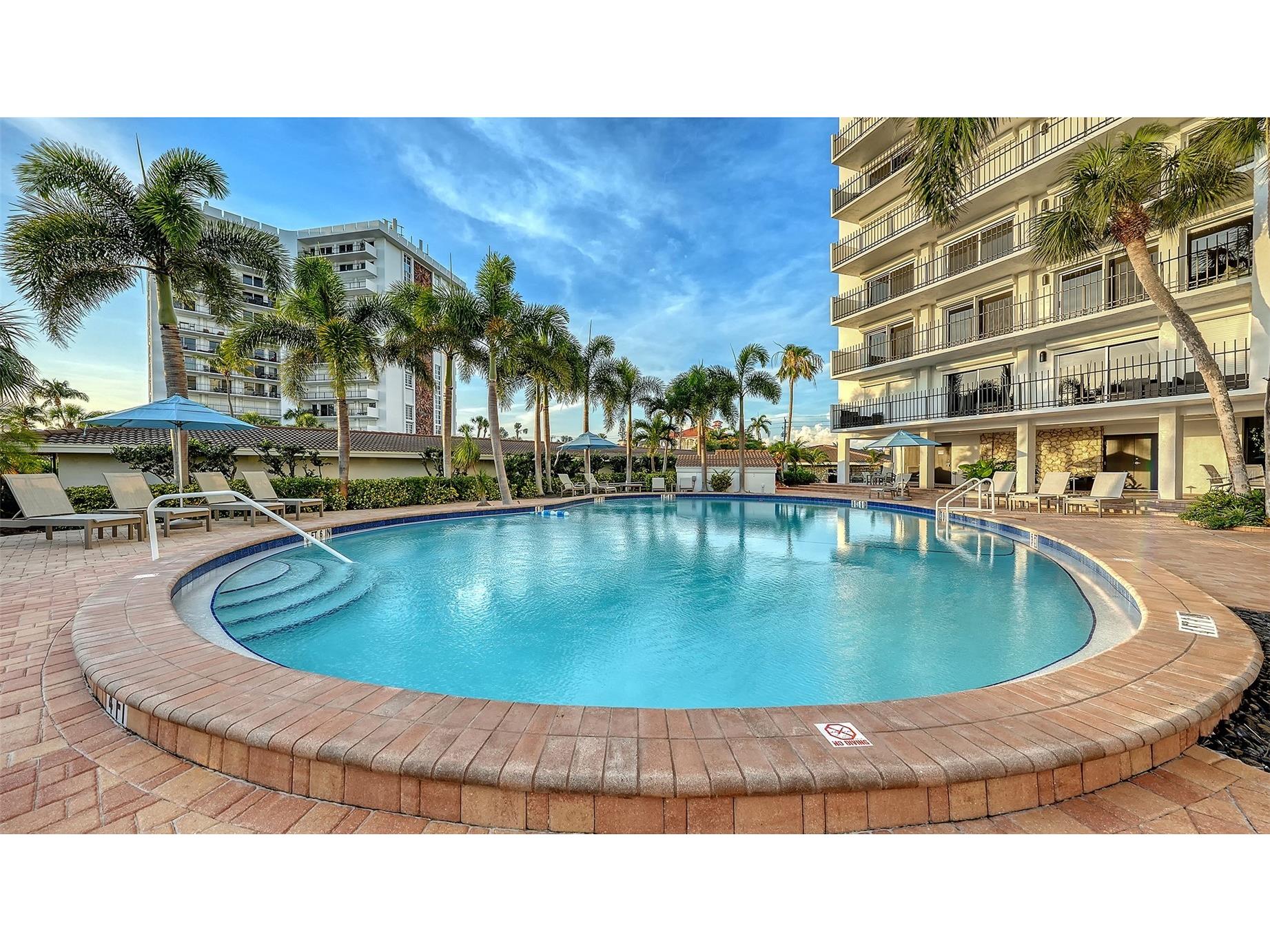 101 Benjamin Franklin Drive #85 & 86 Sarasota FL 34236 A4692002 image43