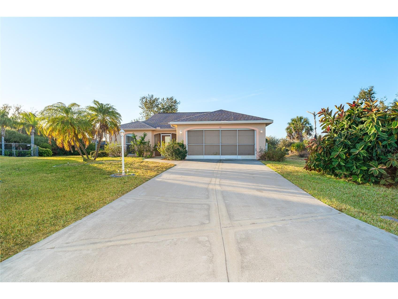 101 Byron Court Rotonda West FL 33947 D6146296 image1
