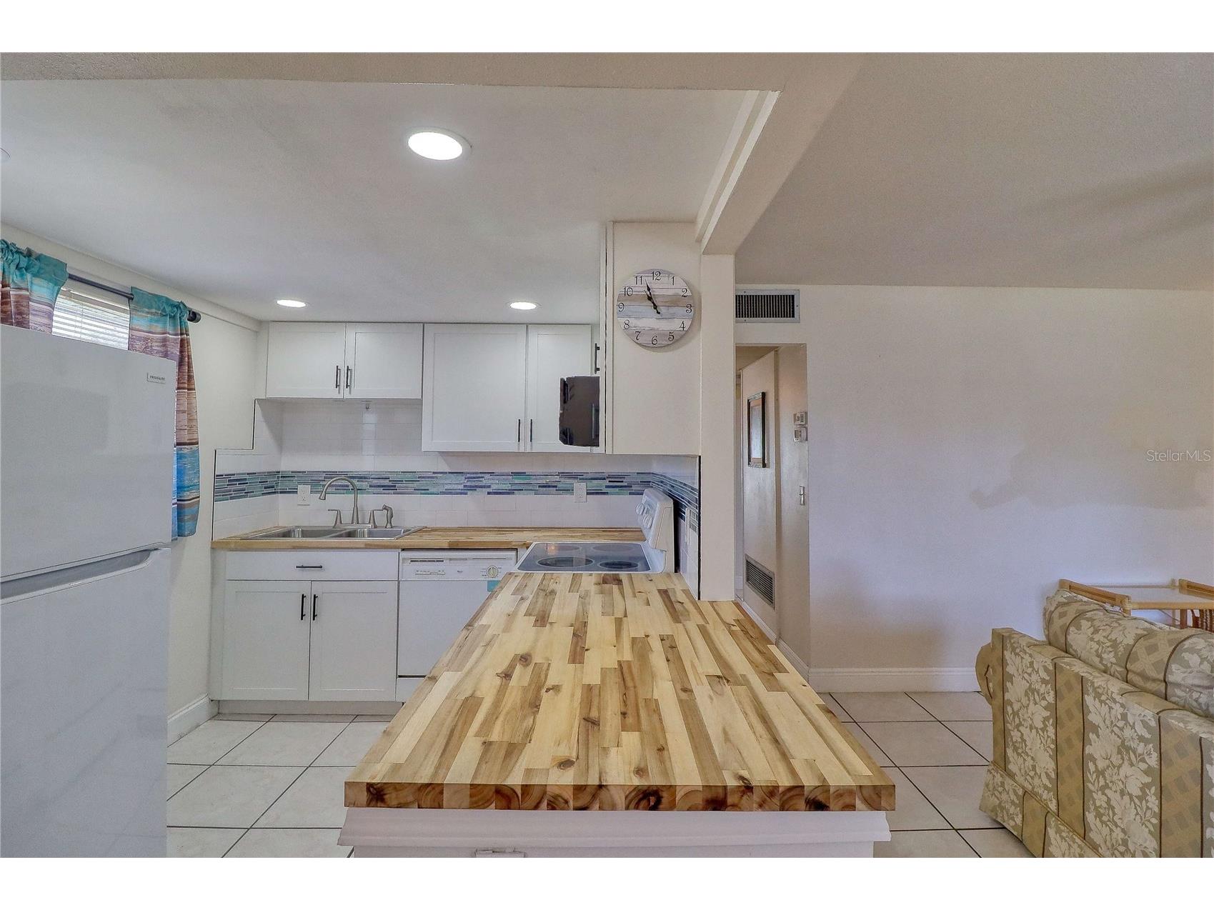 101 Cambridge Trail #196 Sun City Center FL 33573 A4691613 image14