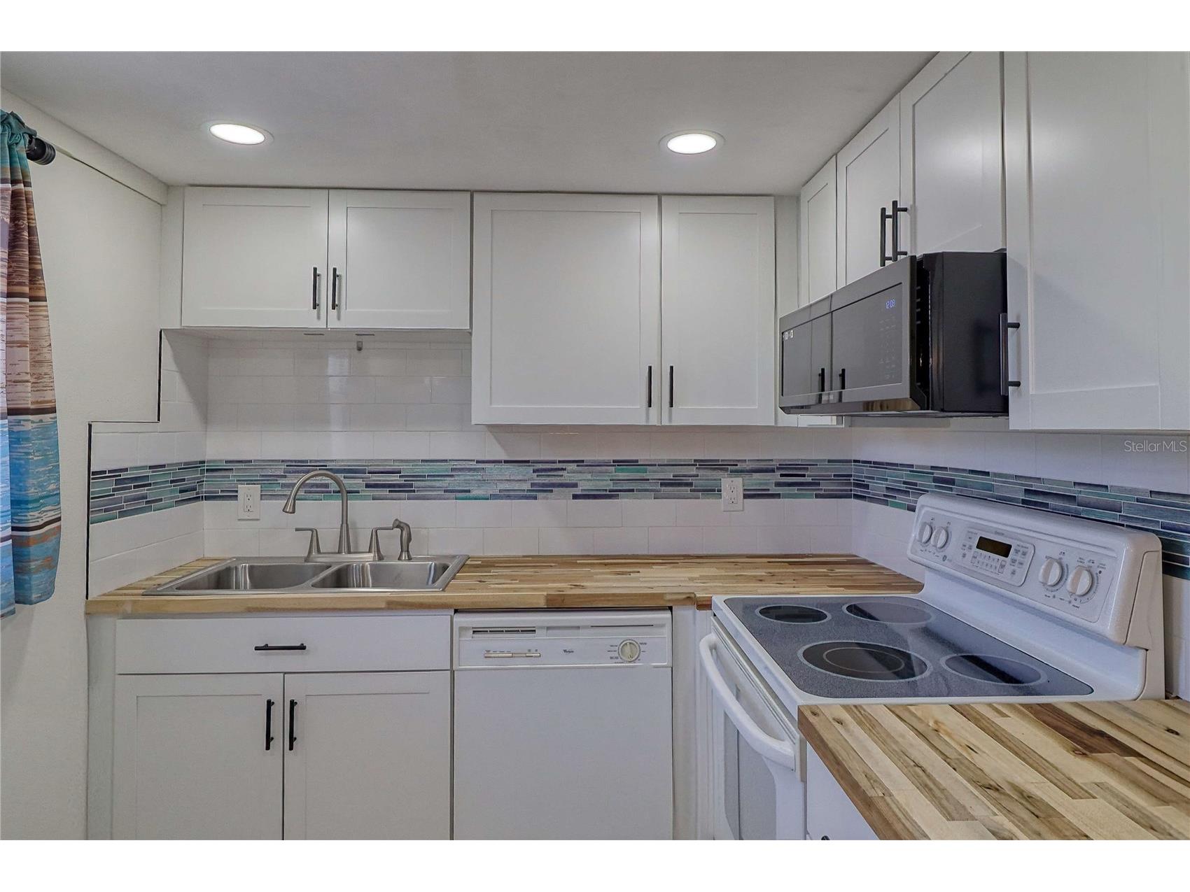 101 Cambridge Trail #196 Sun City Center FL 33573 A4691613 image15