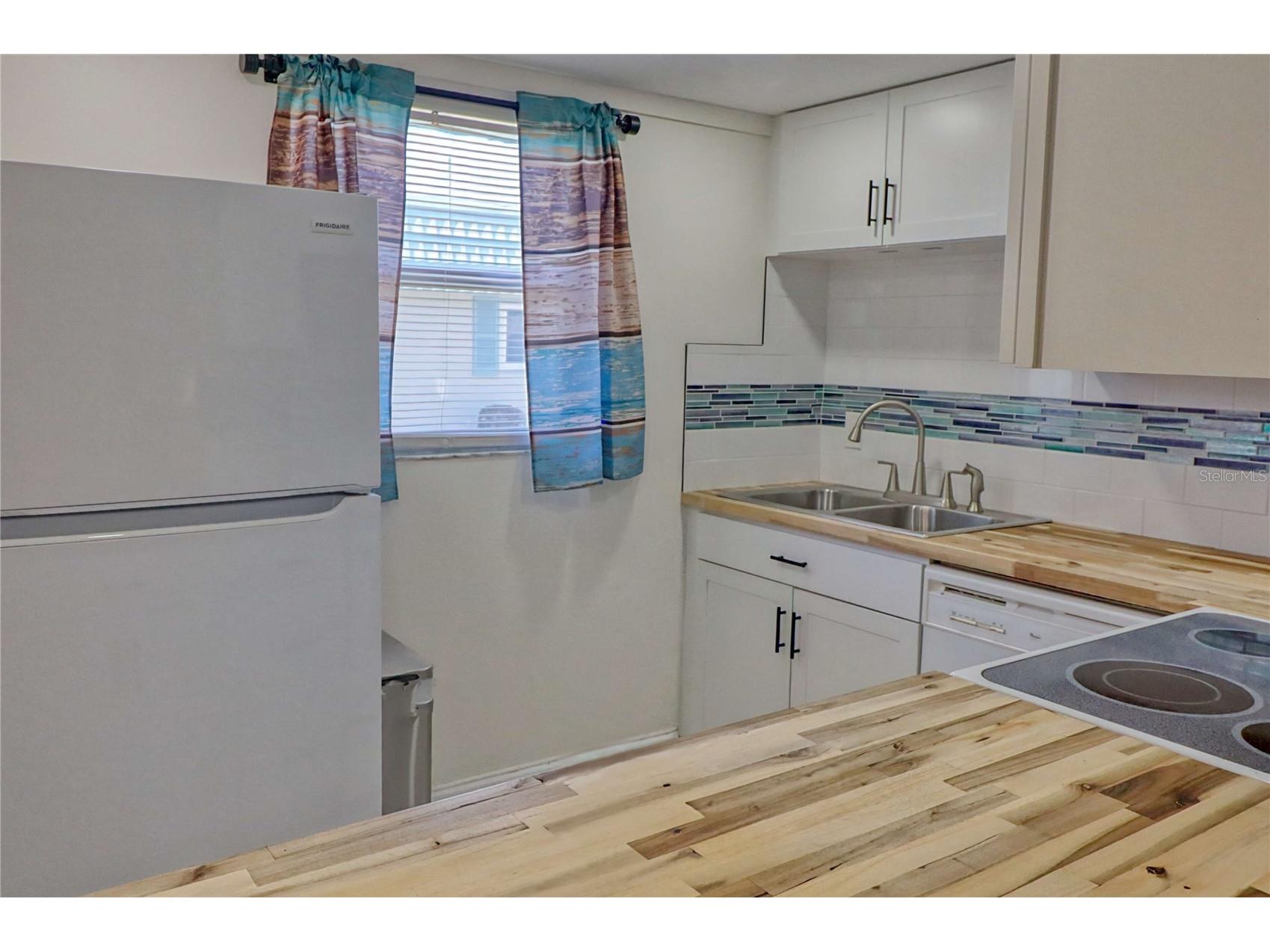 101 Cambridge Trail #196 Sun City Center FL 33573 A4691613 image17
