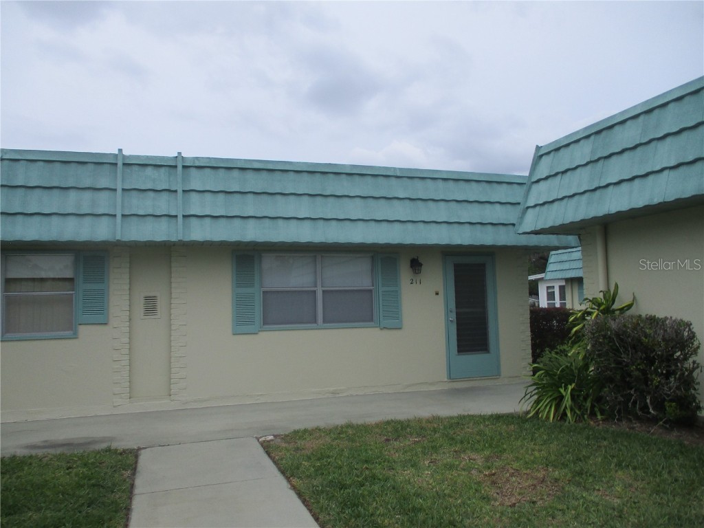 101 Cambridge Trail #211 Sun City Center FL 33573 T3517122 image1