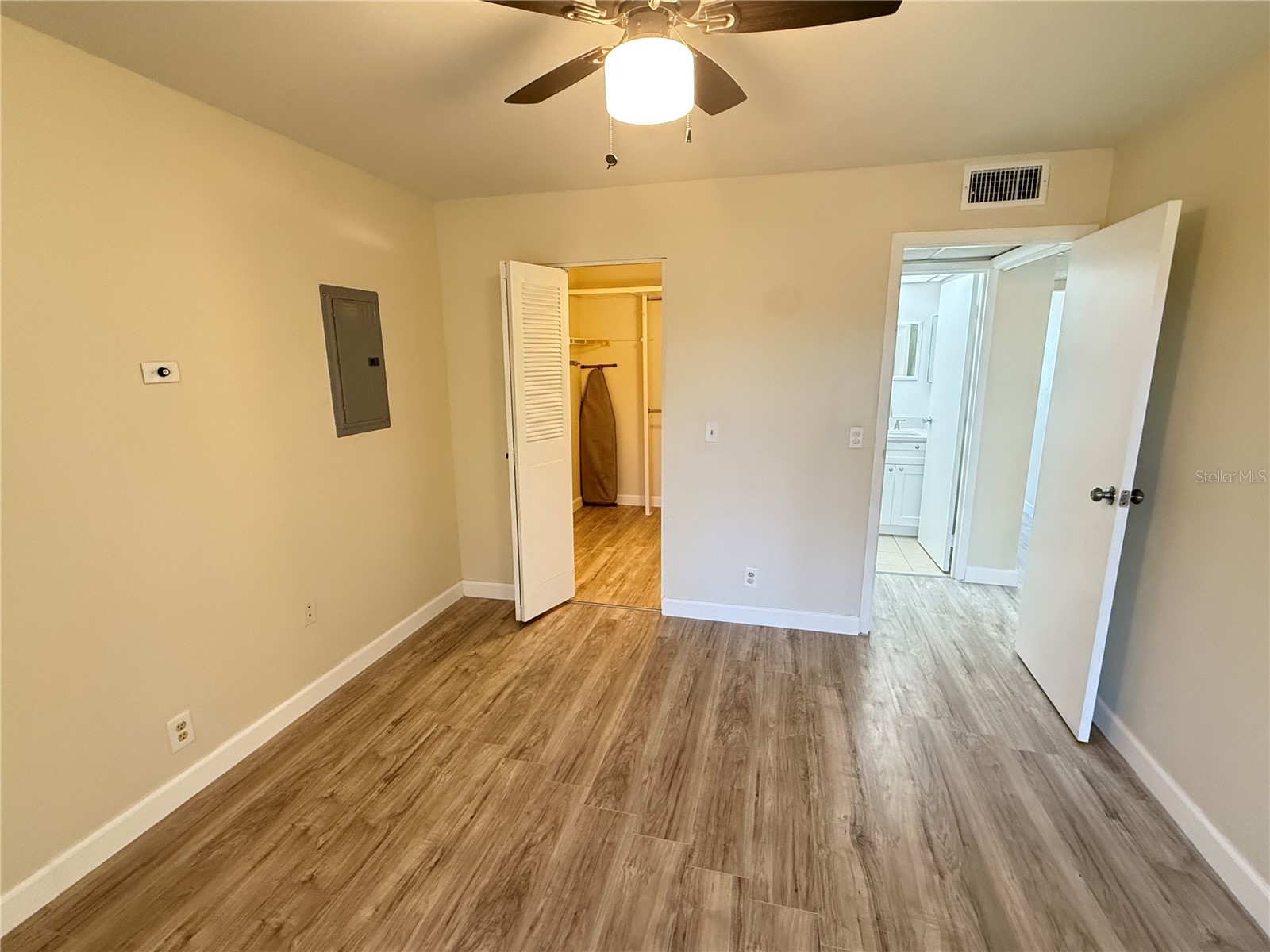 101 Cambridge Trail #212 Sun City Center FL 33573 TB8516346 image17