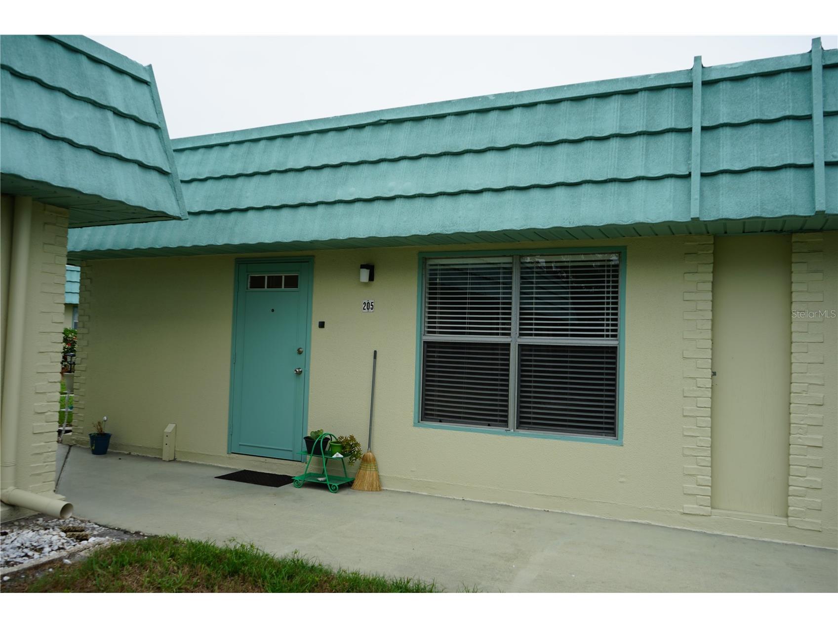 101 Cambridge Trl #205 Sun City Center FL 33573 TB8492075 image1