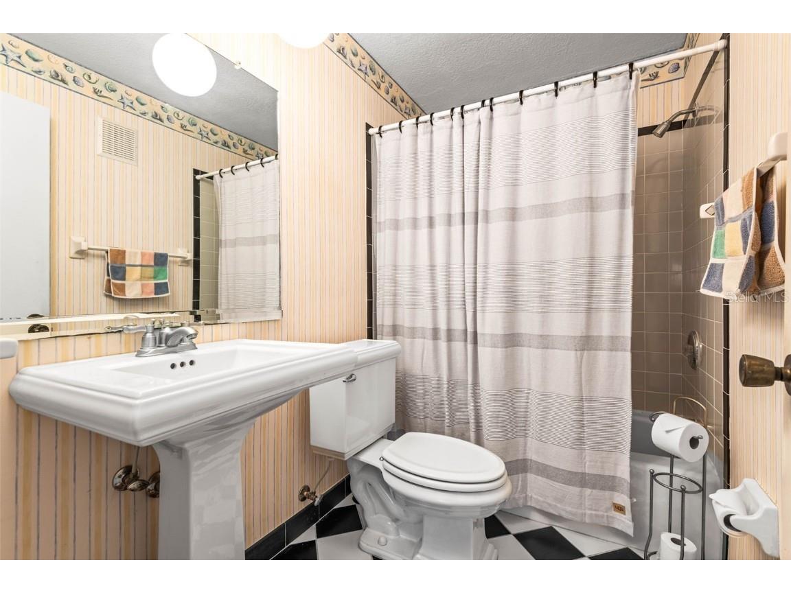 101 Dogwood Circle Seminole FL 33777 TB8444375 image11