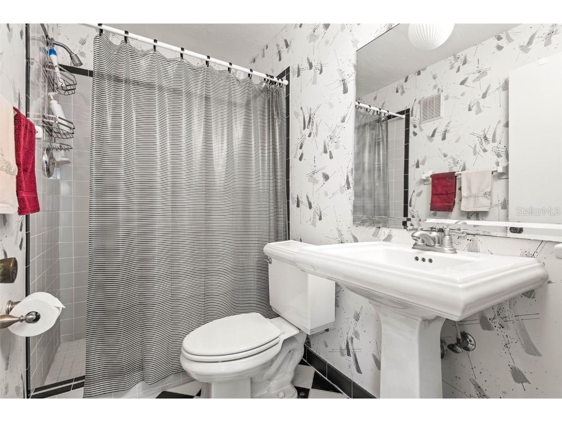 101 Dogwood Circle Seminole FL 33777 TB8444375 image13