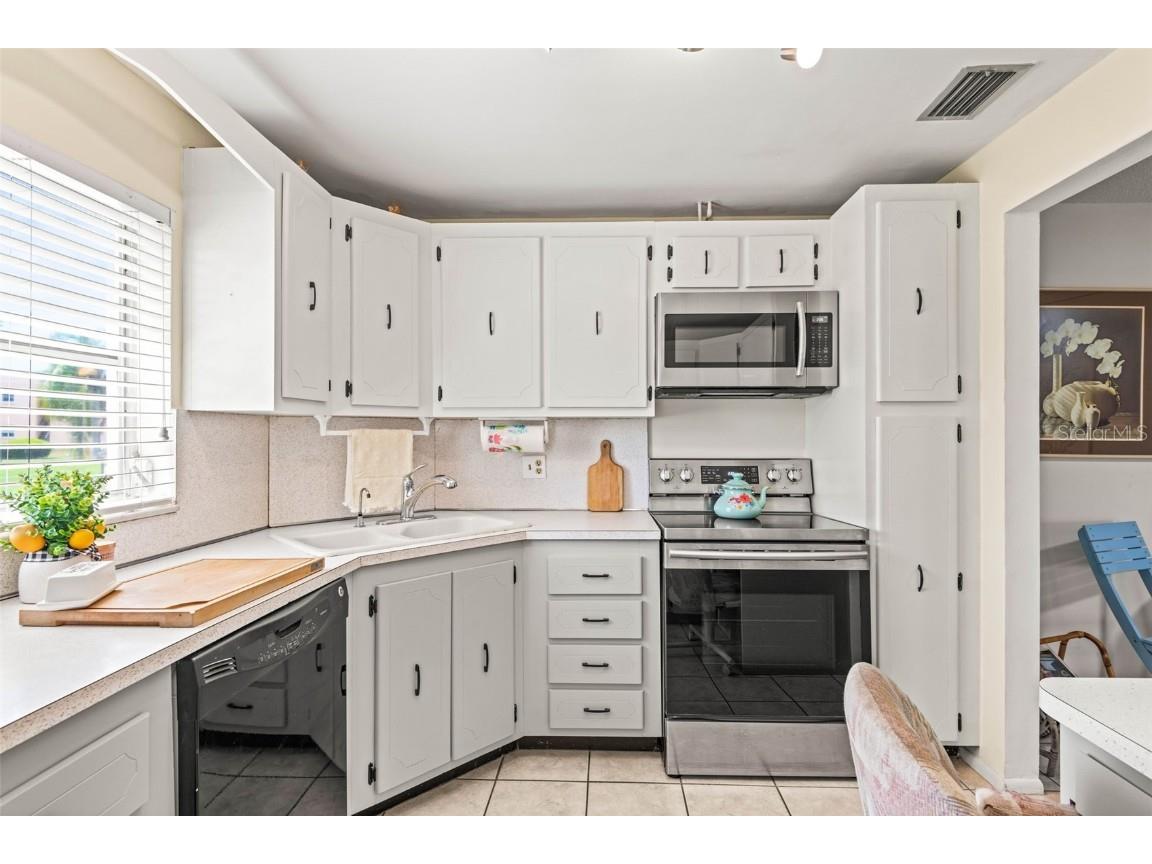 101 Dogwood Circle Seminole FL 33777 TB8444375 image3