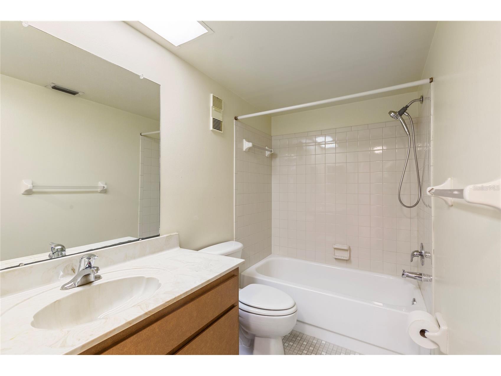 101 Lake Avenue NE #209 Largo FL 33771 TB8469527 image17