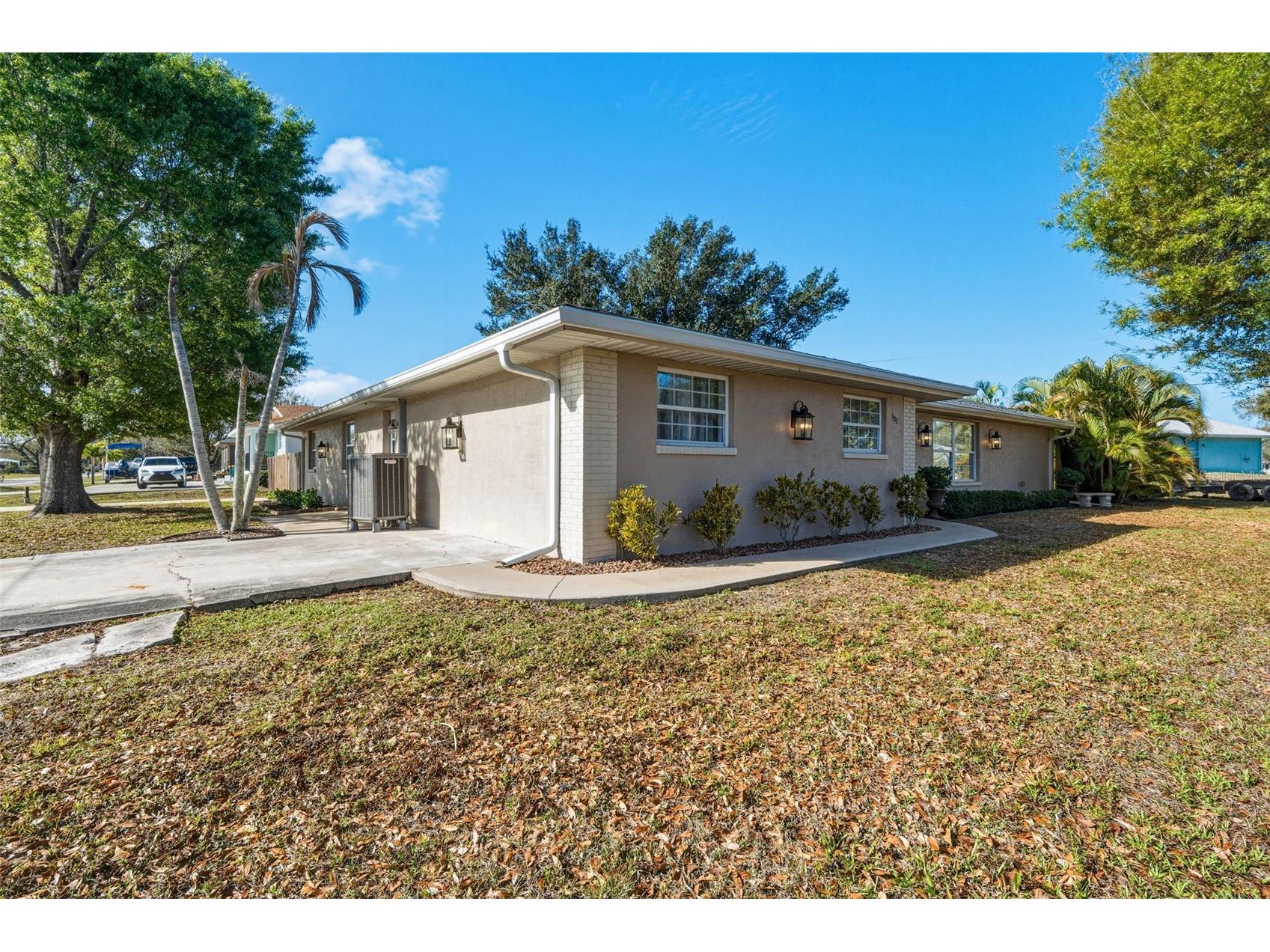 101 Marlin Drive Punta Gorda FL 33950 C7522553 image2