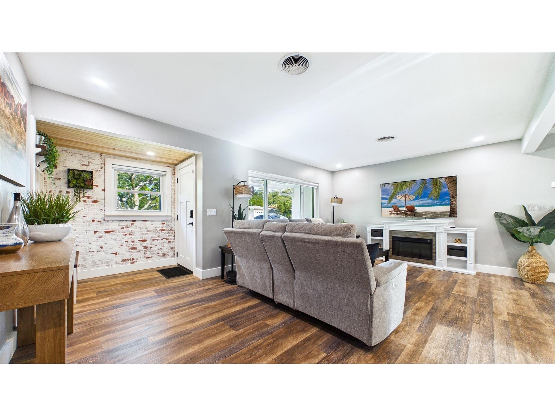 101 N Mercury Avenue Clearwater FL 33765 TB8497788 image8