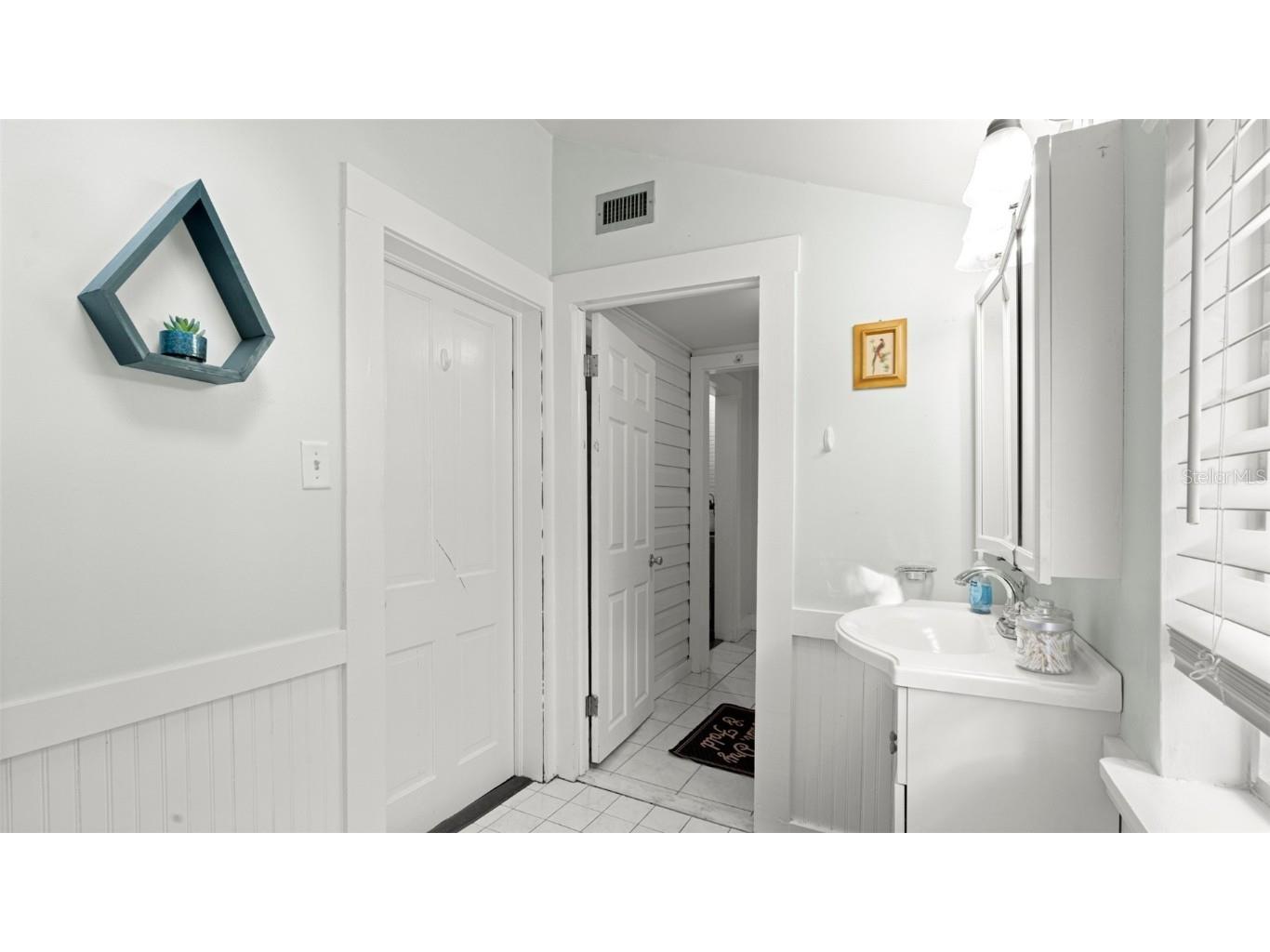 101 NE 9th Street Gainesville FL 32601 GC535263 image19