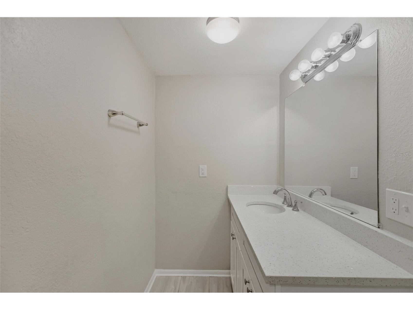 101 Oberlin Road Venice FL 34293 C7516264 image14