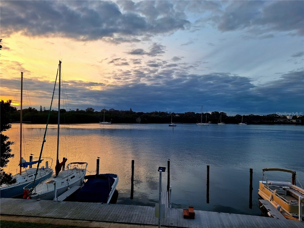 101 Pompano Drive SE #C Saint Petersburg FL 33705 - BIG BAYOU U8225955 image1