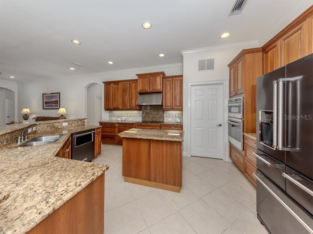 101 Portofino Drive North Venice FL 34275 N6137983 image10