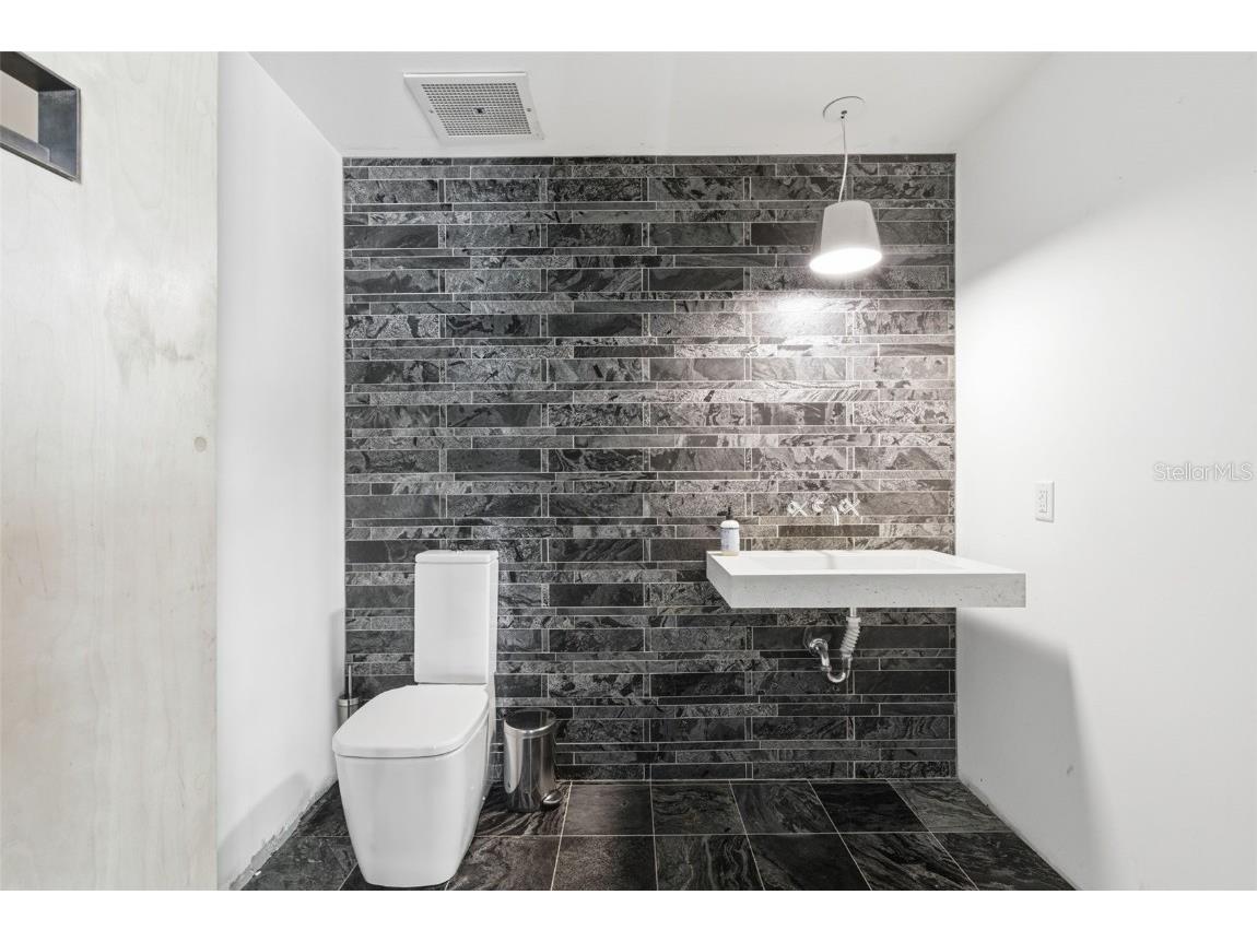 101 S 12th Street #104 Tampa FL 33602 TB8409430 image10