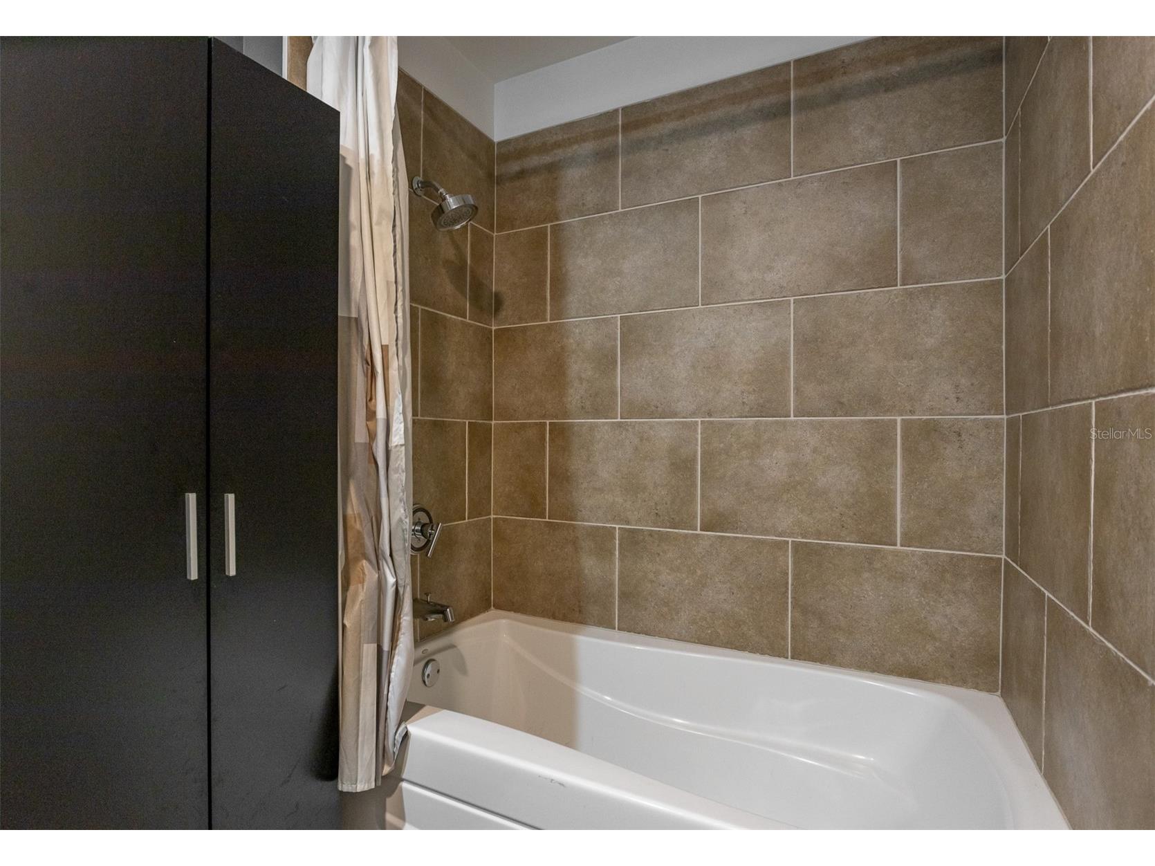101 S 12th Street #402 Tampa FL 33602 TB8527959 image27