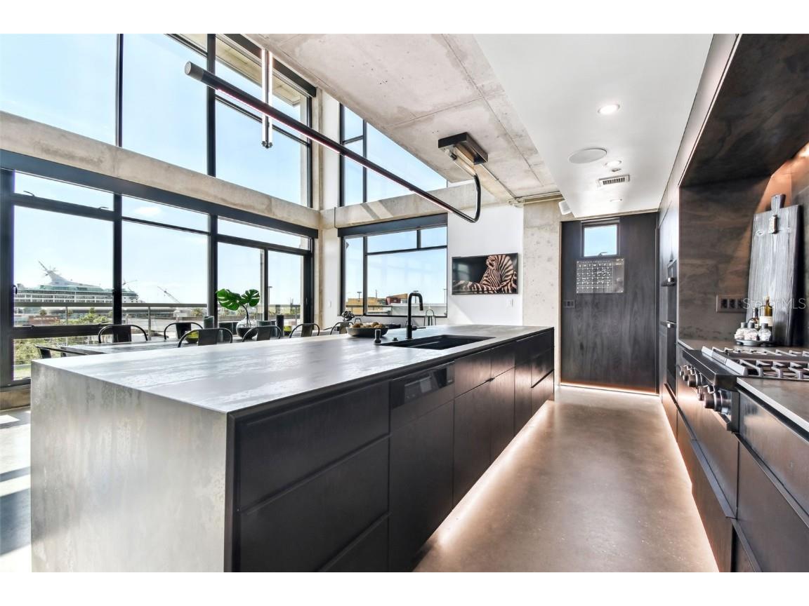 101 S 12th Street #612 Tampa FL 33602 TB8411748 image25