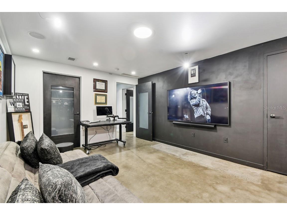 101 S 12th Street #612 Tampa FL 33602 TB8411748 image33