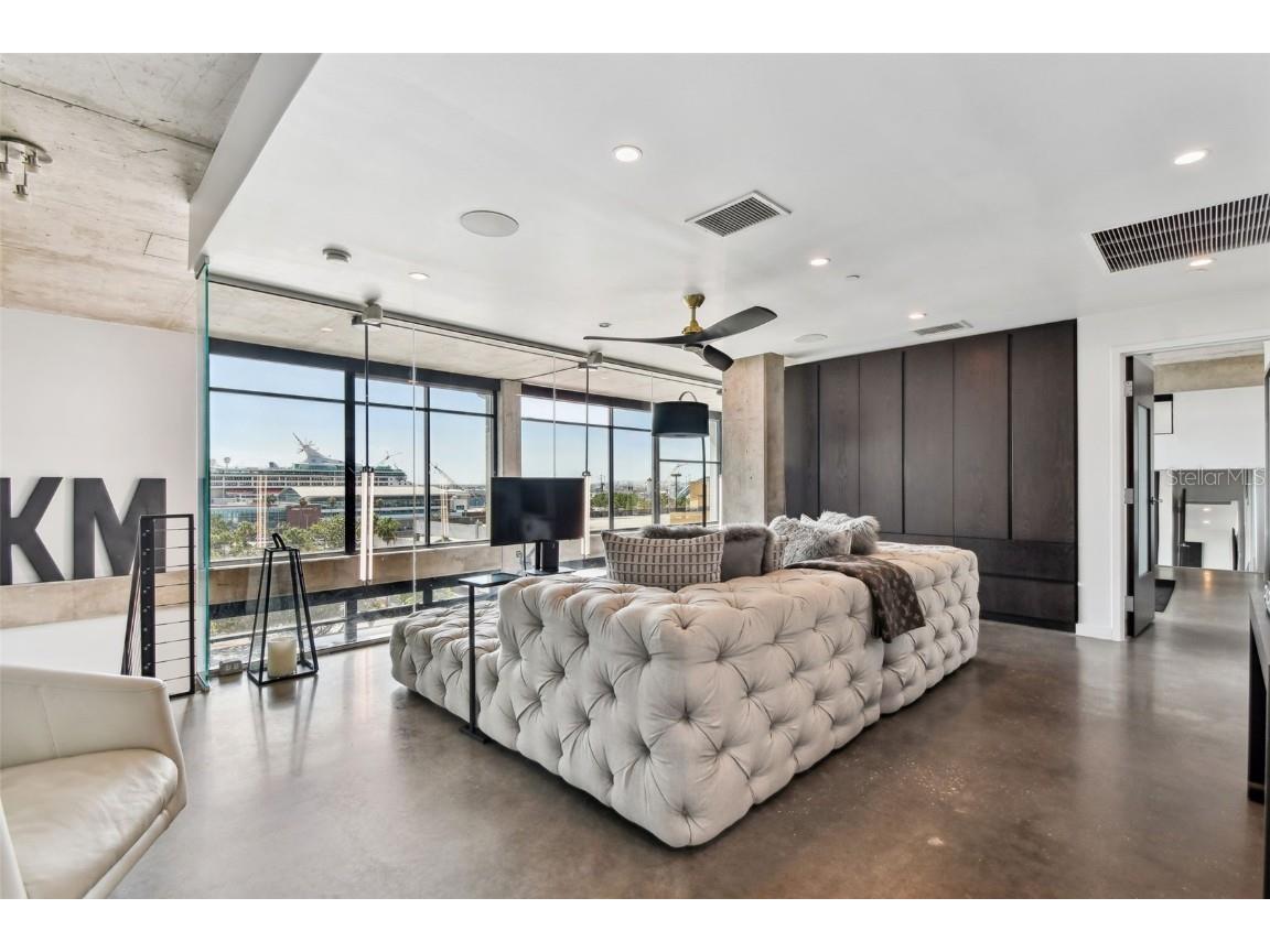 101 S 12th Street #612 Tampa FL 33602 TB8411748 image41