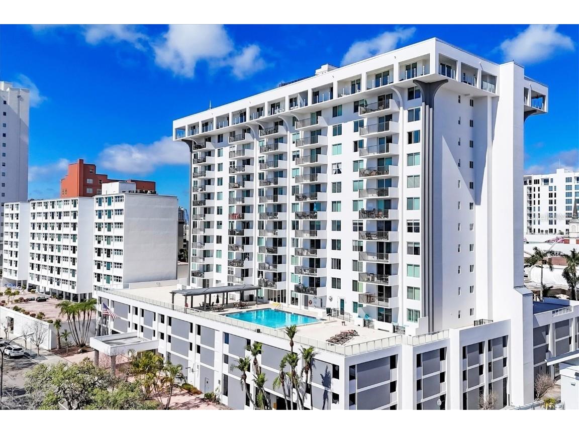 101 S Gulfstream Ave #9C Sarasota FL 34236 A4672134 image1