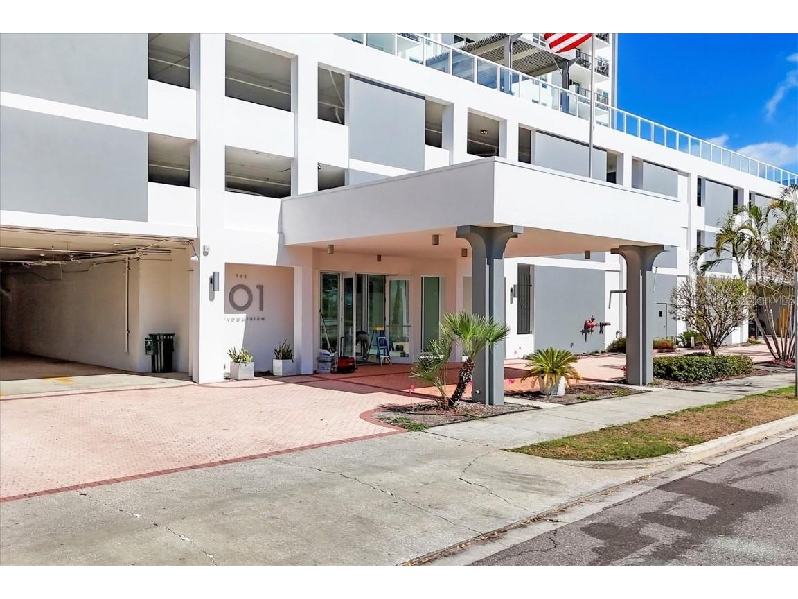 101 S Gulfstream Ave #9C Sarasota FL 34236 A4672134 image4