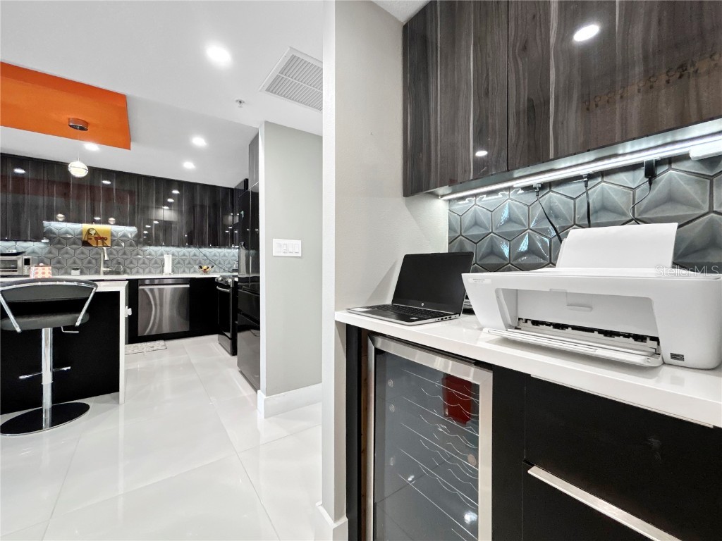 101 S Gulfstream Ave #9C Sarasota FL 34236 A4672134 image9