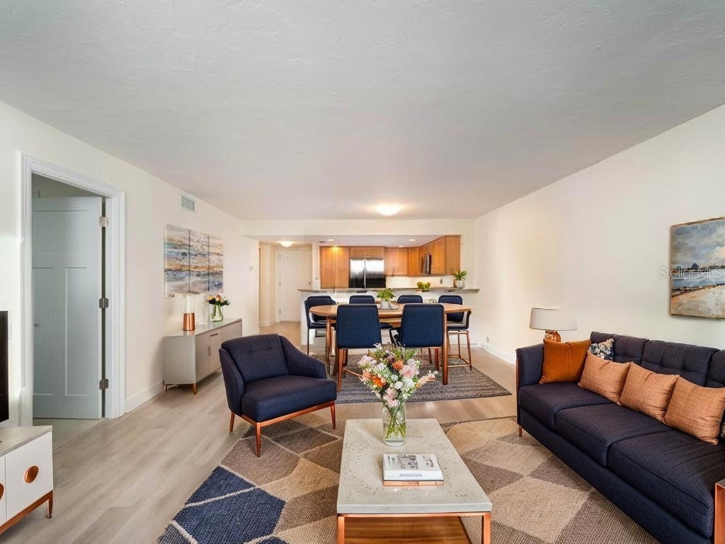 101 S Gulfstream Avenue #10E Sarasota FL 34236 - SARASOTA BAY A4672845 image4