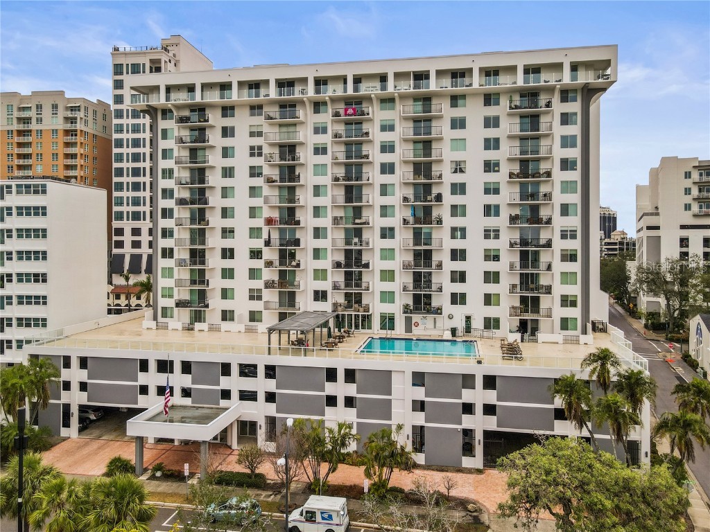 101 S Gulfstream Avenue #12C Sarasota FL 34236 A4668919 image1