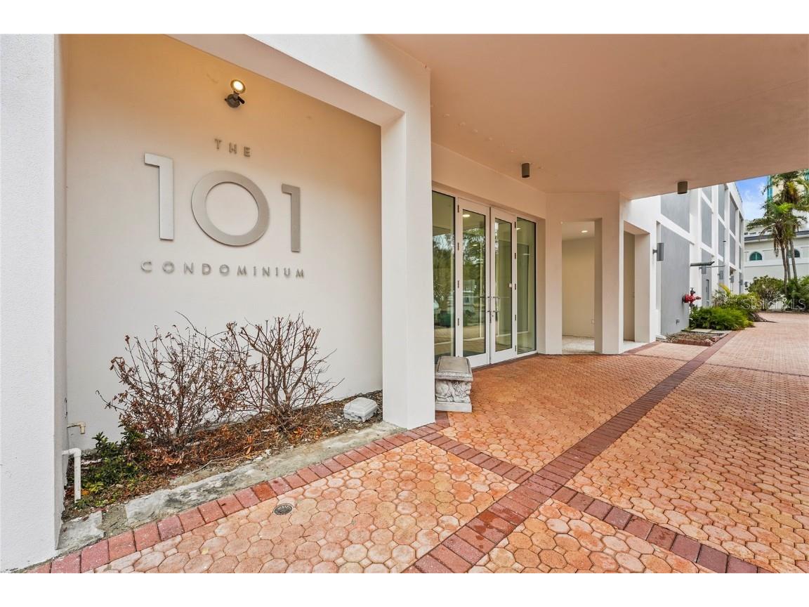 101 S Gulfstream Avenue #12C Sarasota FL 34236 A4668919 image22