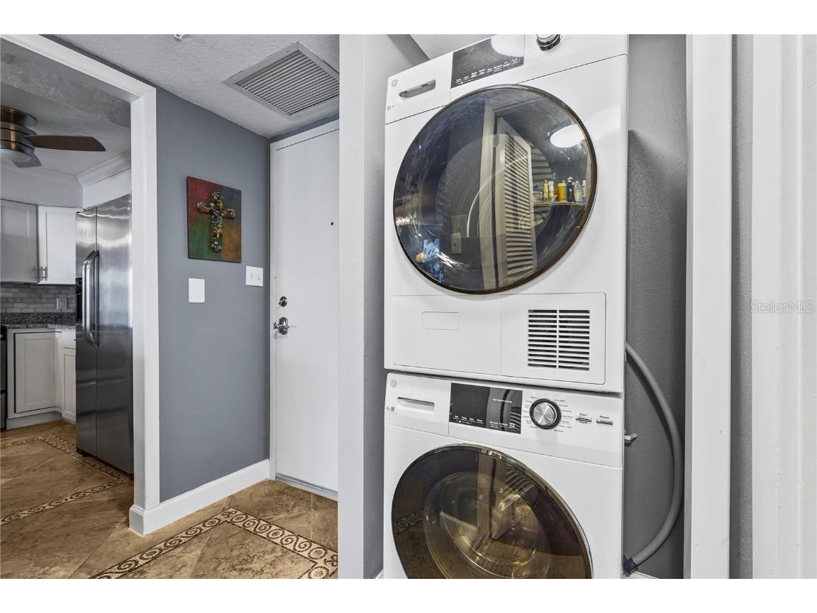 101 S Gulfstream Avenue #12C Sarasota FL 34236 A4668919 image30