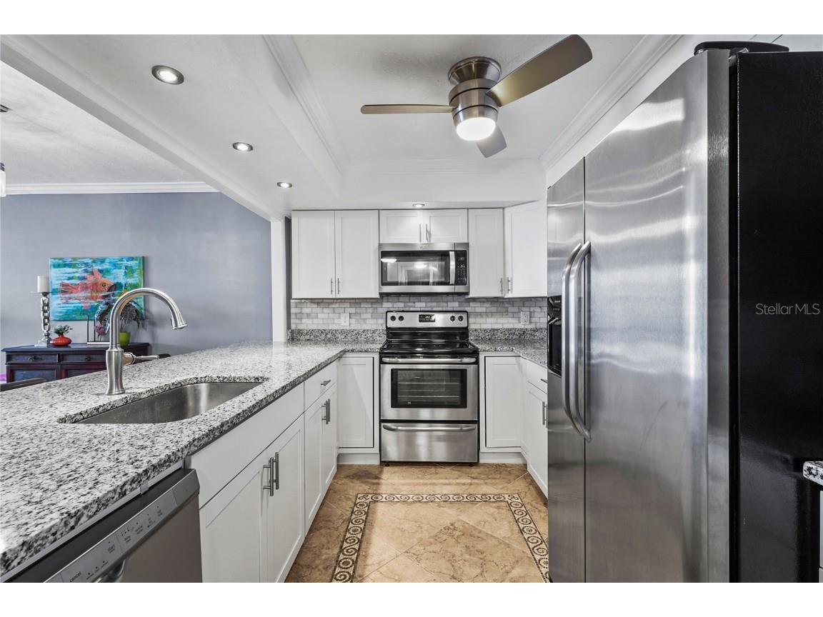 101 S Gulfstream Avenue #12C Sarasota FL 34236 A4668919 image4