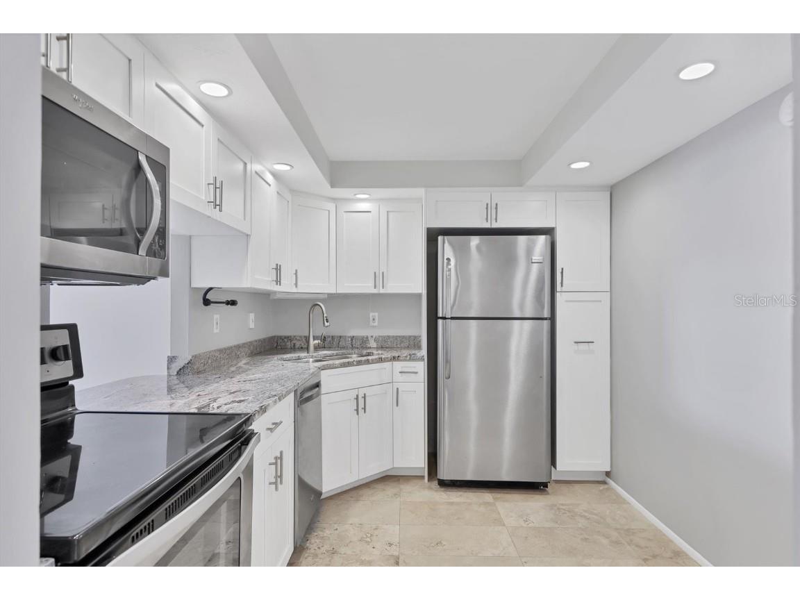 101 S Gulfstream Avenue #15C Sarasota FL 34236 A4656267 image17