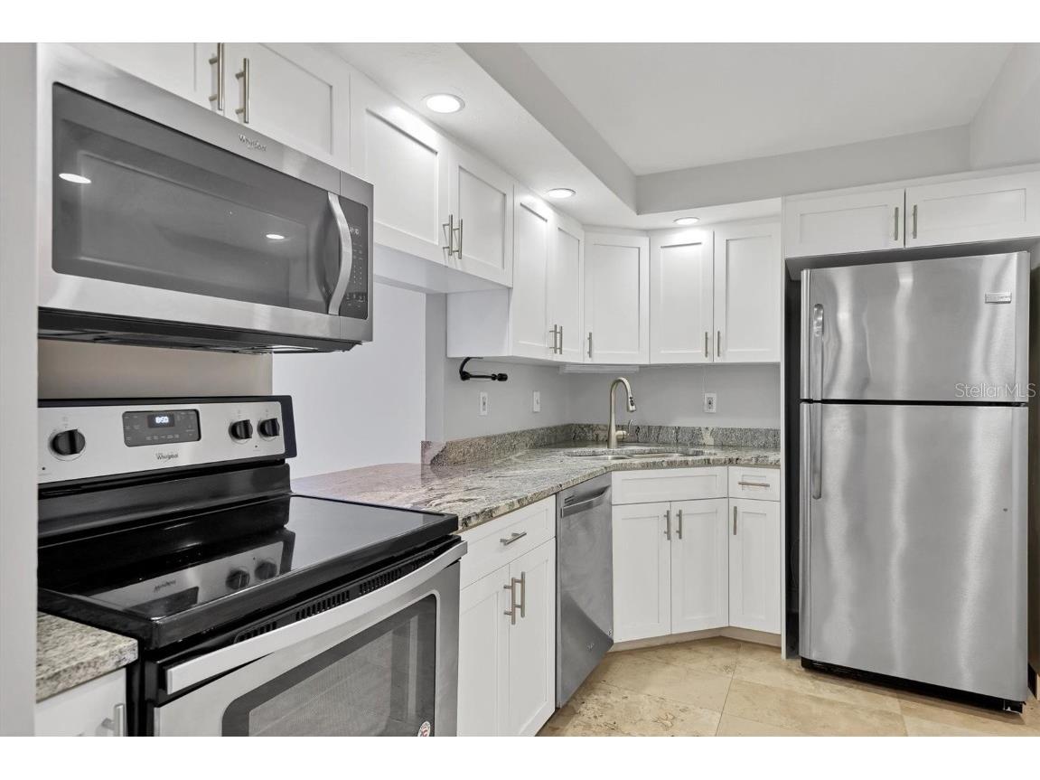 101 S Gulfstream Avenue #15C Sarasota FL 34236 A4656267 image18