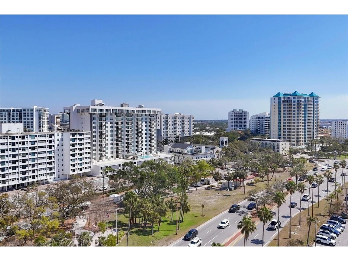 101 S Gulfstream Avenue #15C Sarasota FL 34236 A4656267 image2