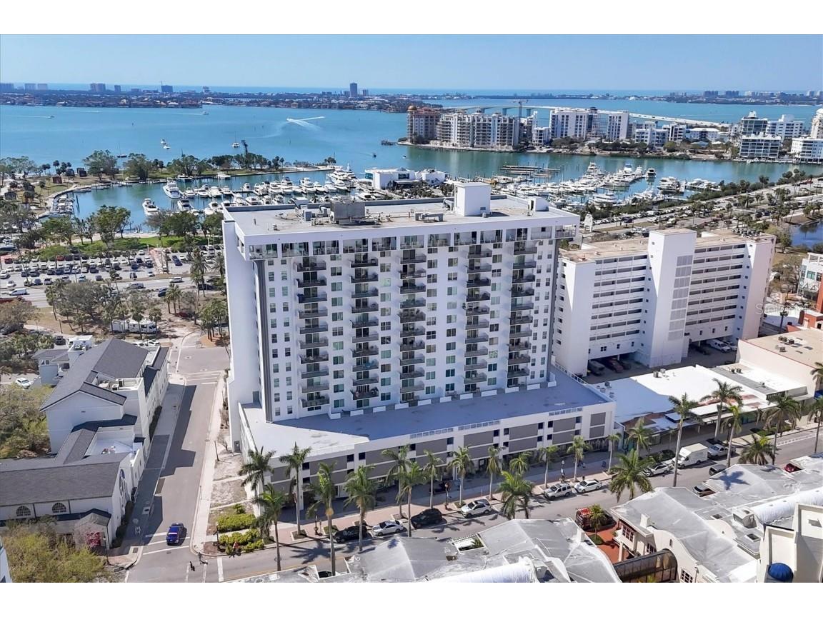 101 S Gulfstream Avenue #15E Sarasota FL 34236 A4676360 image1