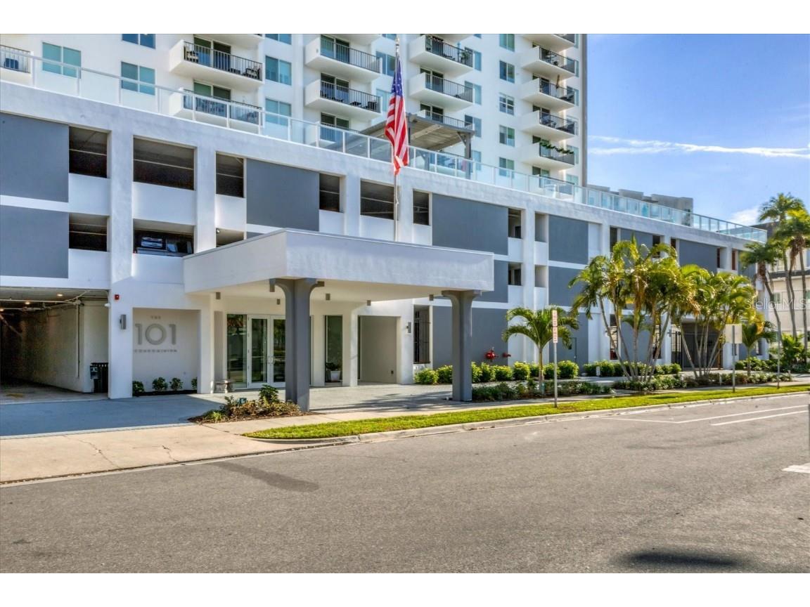 101 S Gulfstream Avenue #15E Sarasota FL 34236 A4676360 image2