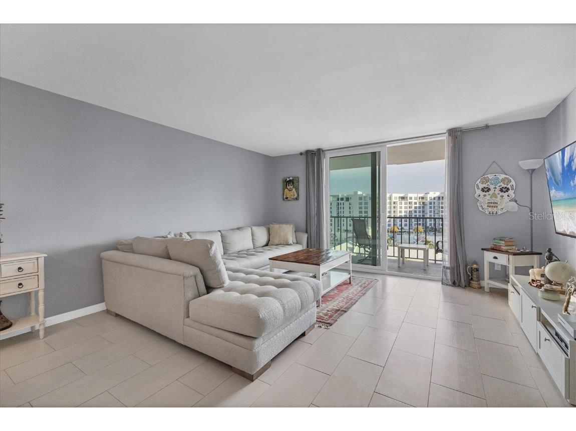 101 S Gulfstream Avenue #15E Sarasota FL 34236 A4676360 image7